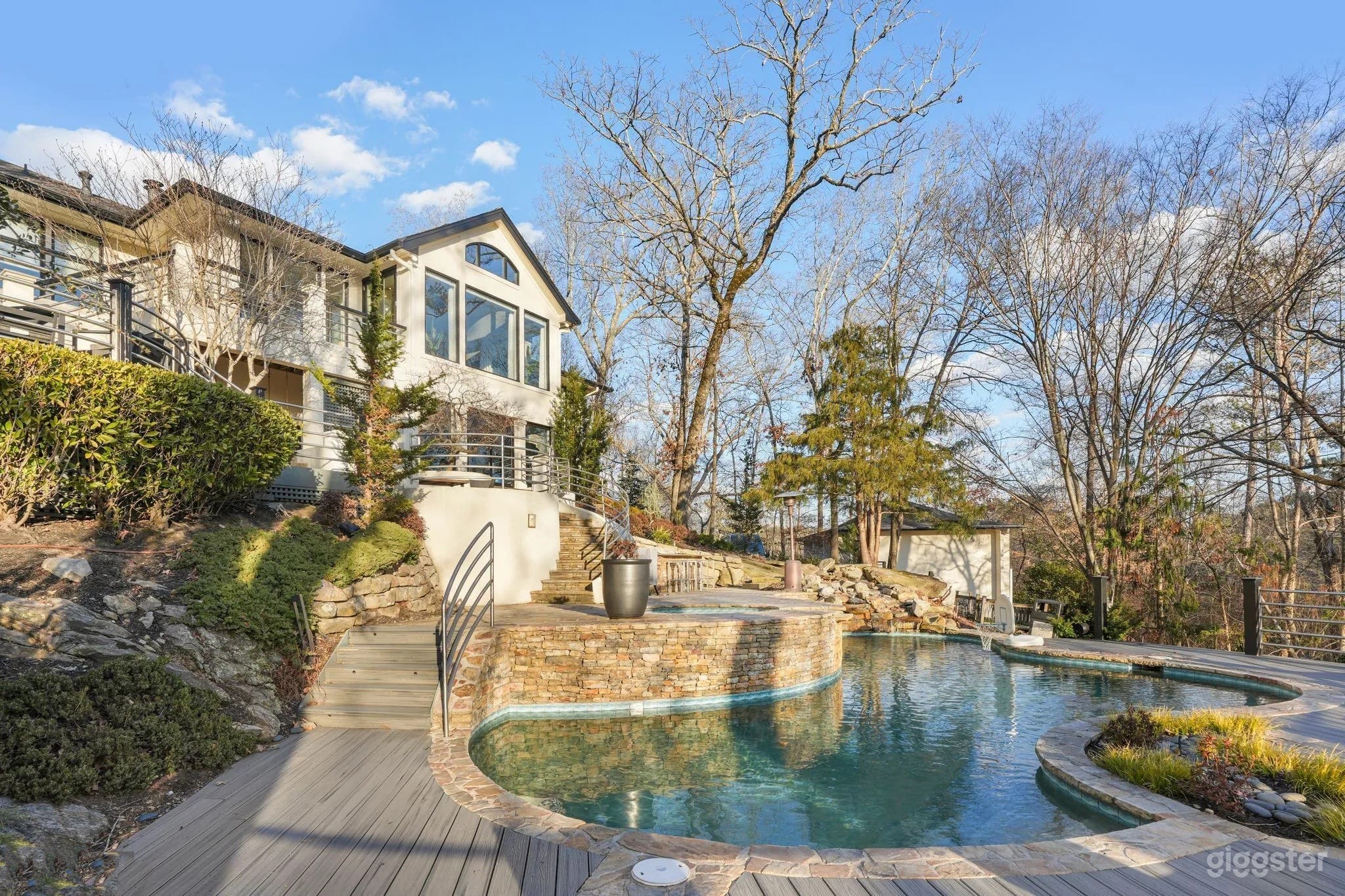 LA-type Mansion Pool Photo 1