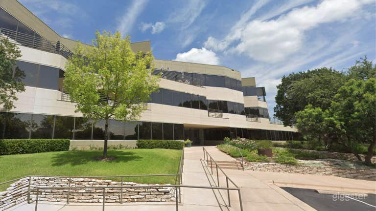  6-Person Modern Meeting Room Wild Basin, Austin 
