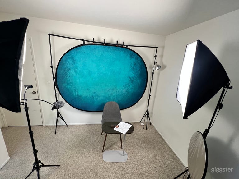  Studio d'enregistrement pour self-tape avec fond et éclairage 
