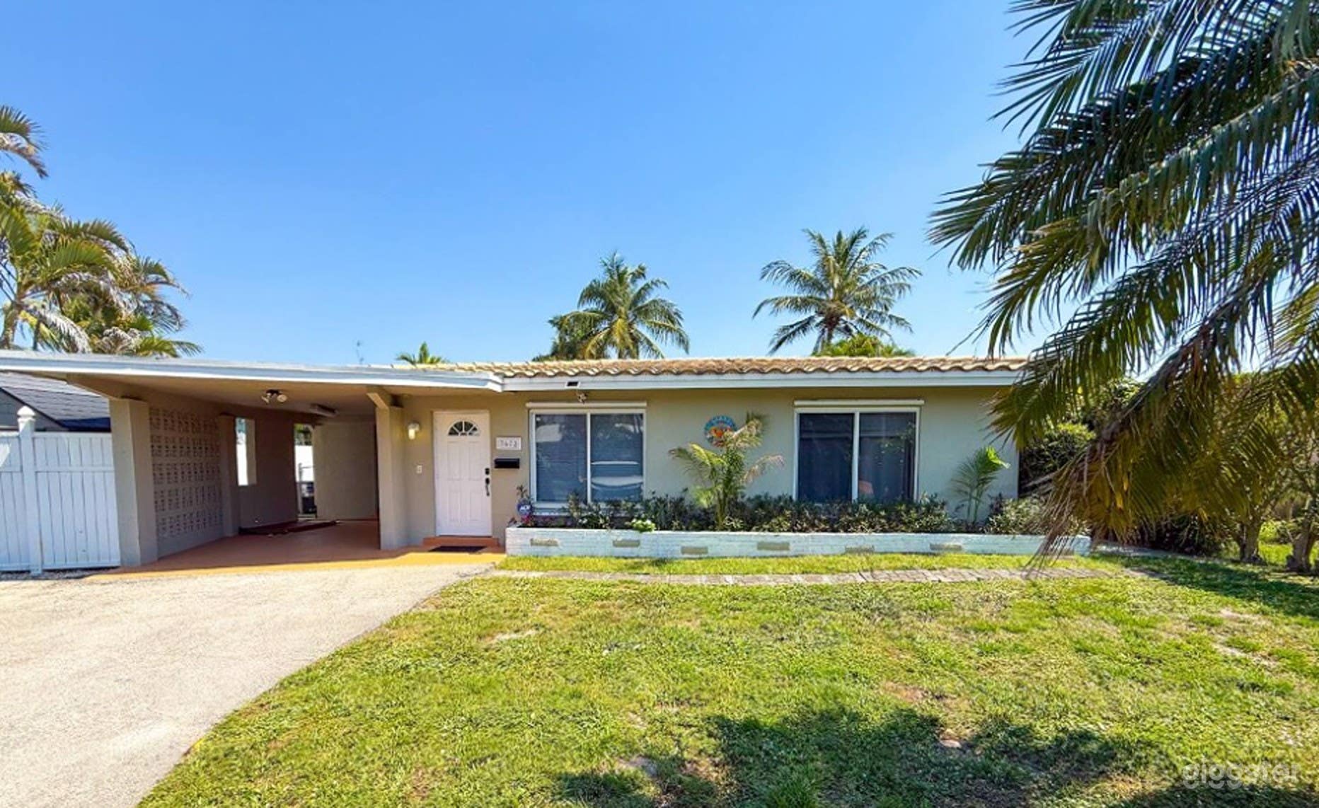 Serene Lakefront Villa & Pool In Fort Lauderdale Photo 1