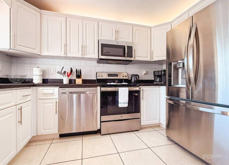  Serene Lakefront Villa & Pool In Fort Lauderdale 