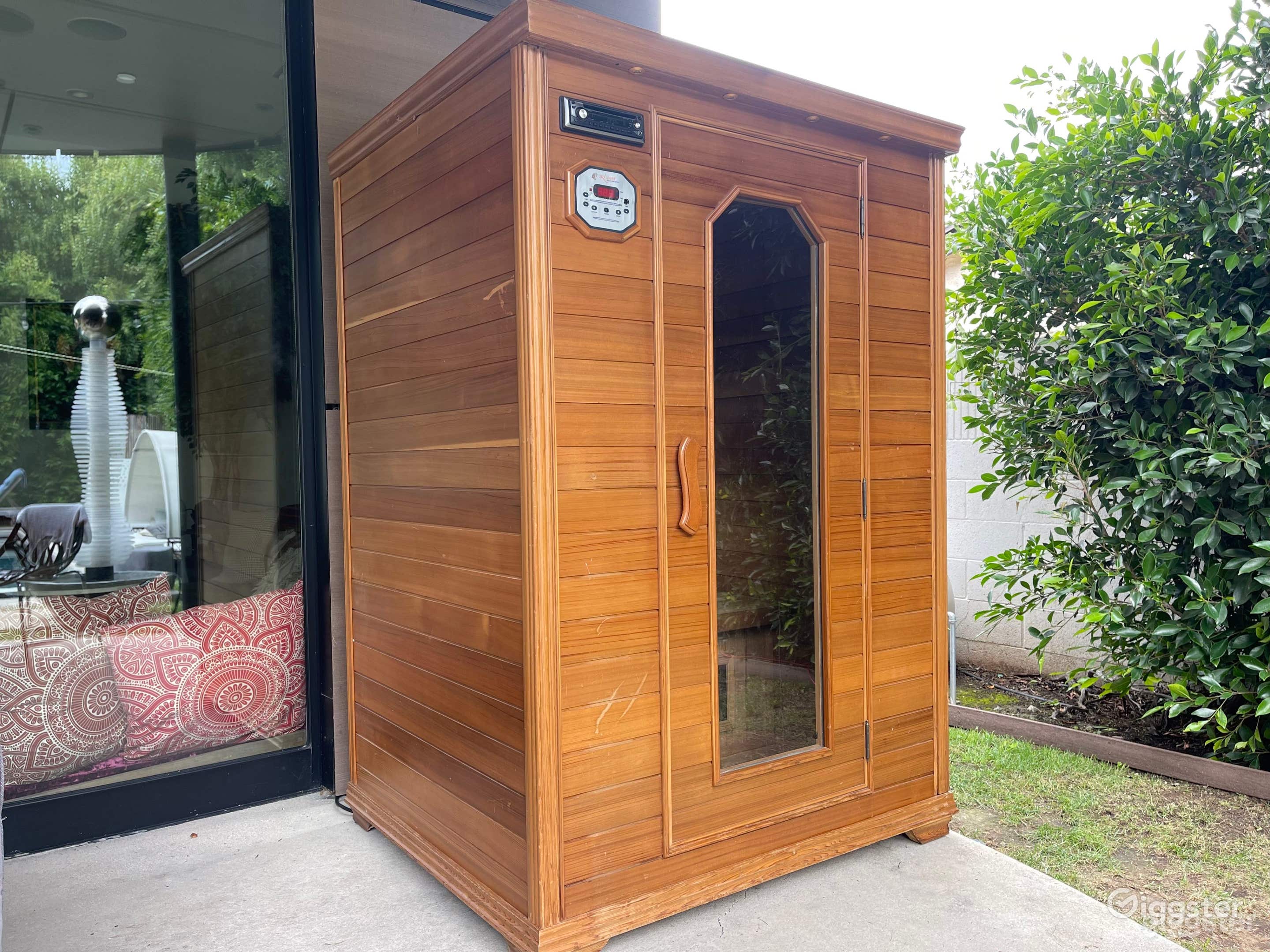Amazing Pool with Hot Tub and Fire Pit Photo 2
