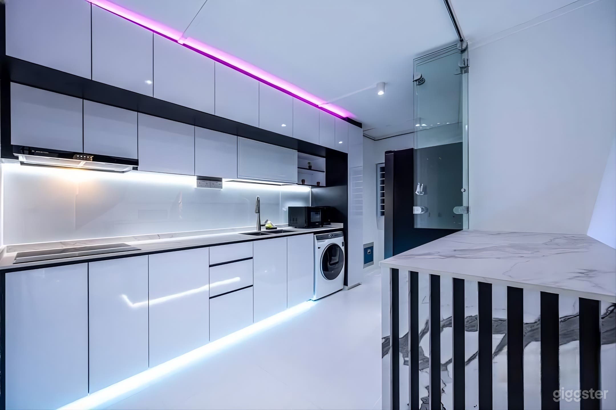 HDB Maisonette w Modern Design Photo 2