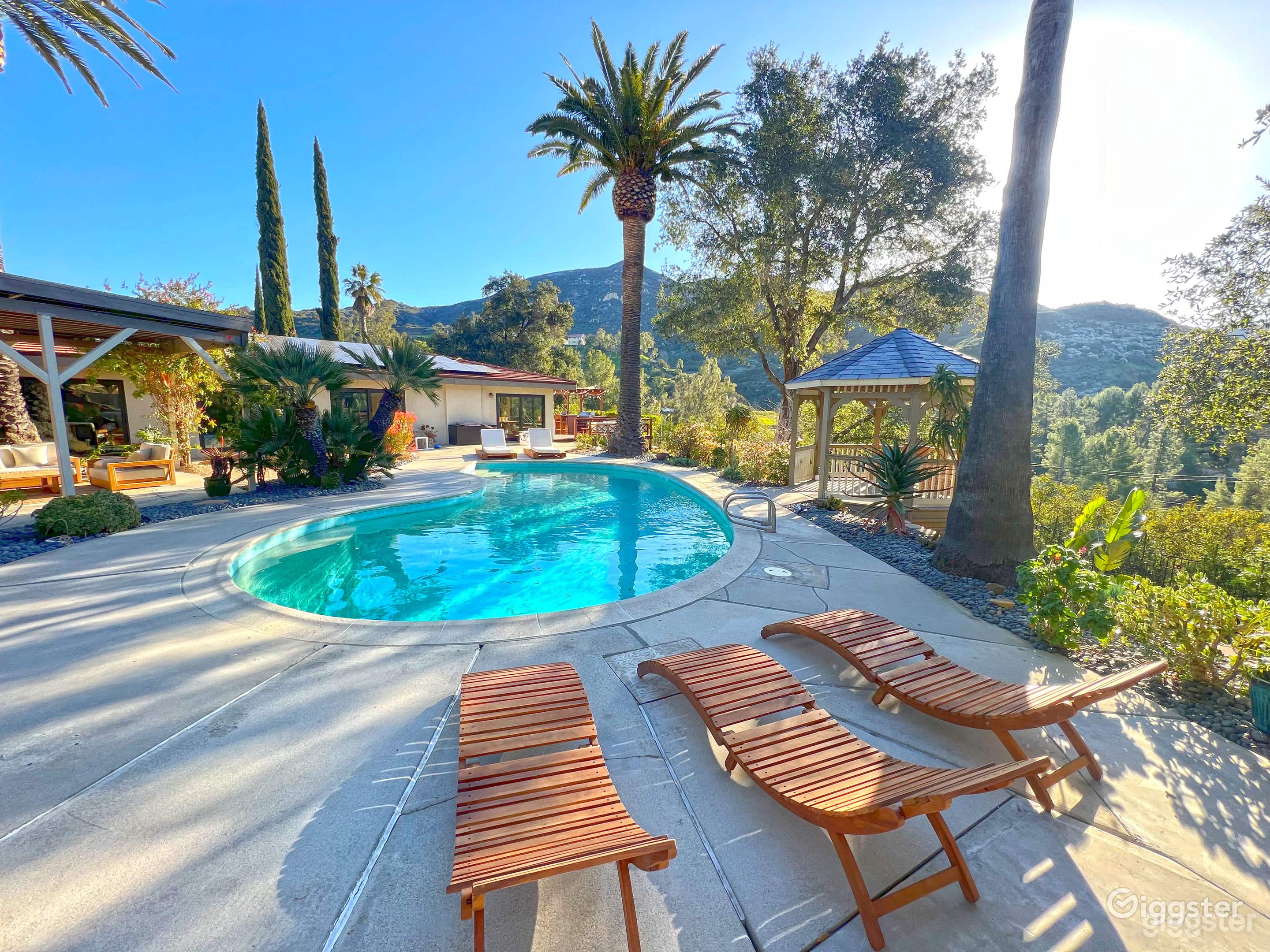 Scenic Private Pool  Photo 1