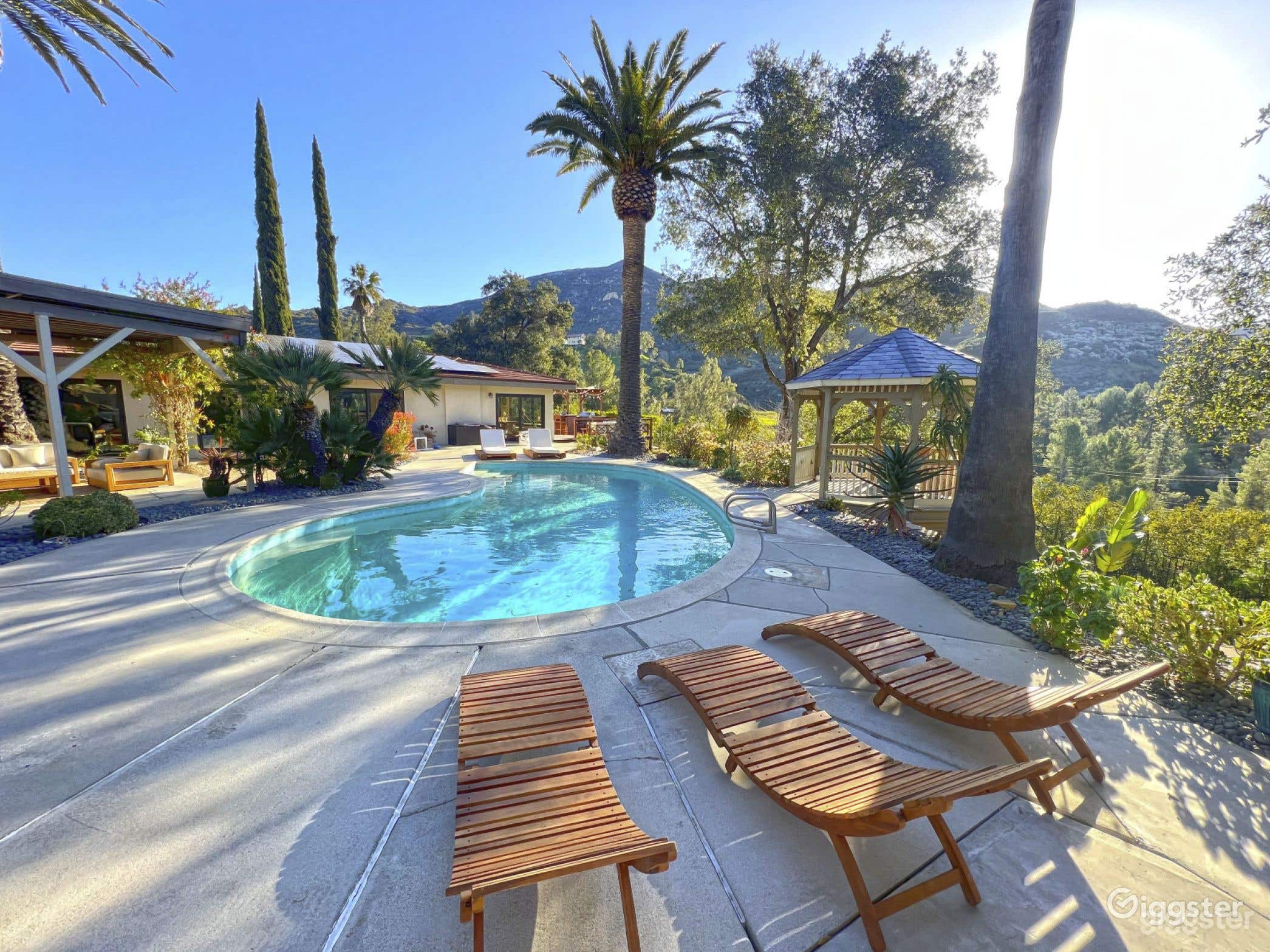 Scenic Private Pool  Photo 3