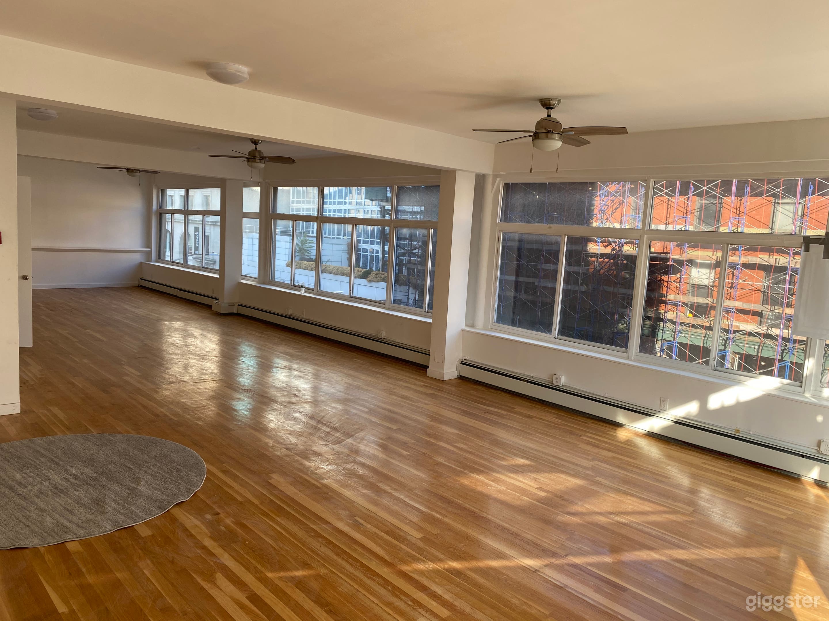 So Ho Corner Loft Oversized Windows Photo 2