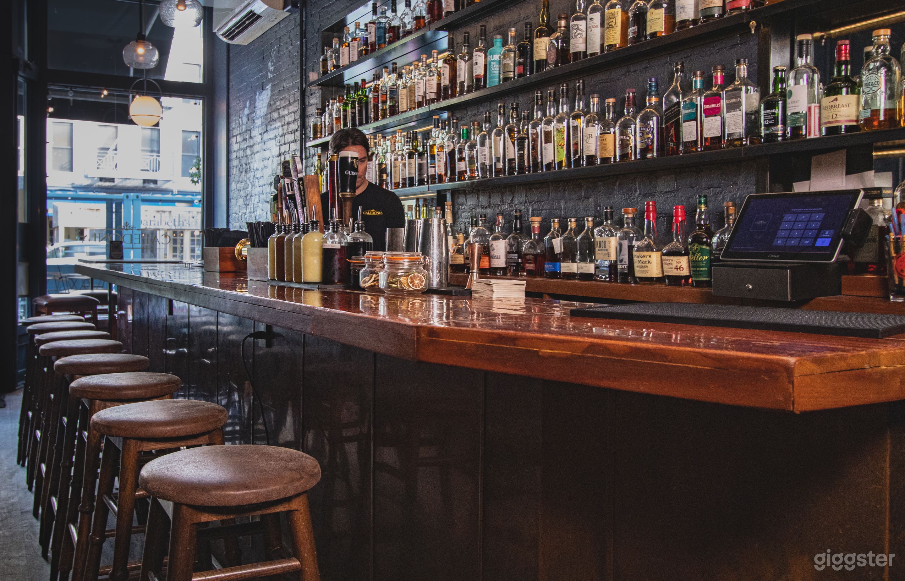 Bar and Restaurant in Manhattan Photo 4