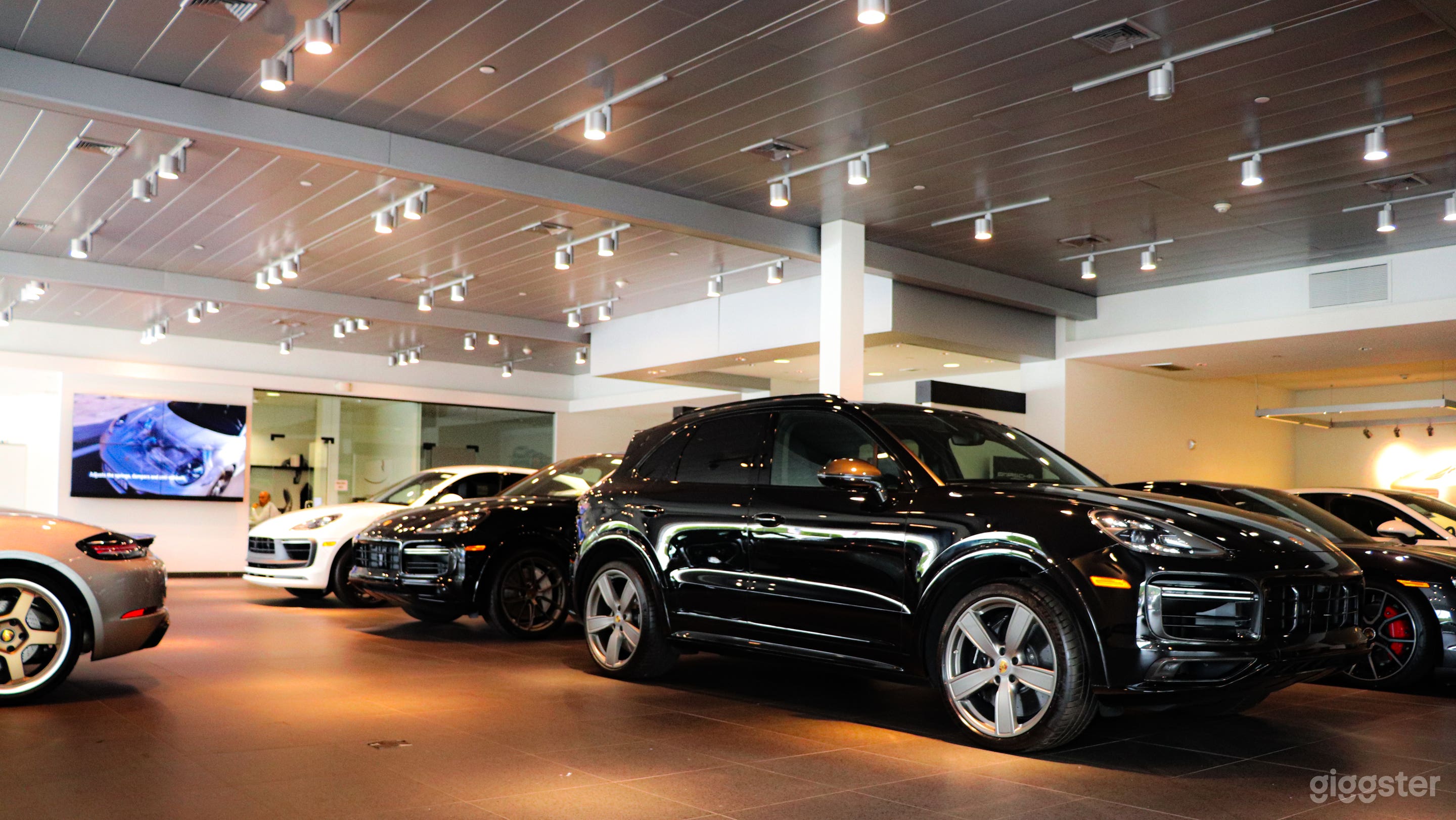 Porsche Huntington Photo 4