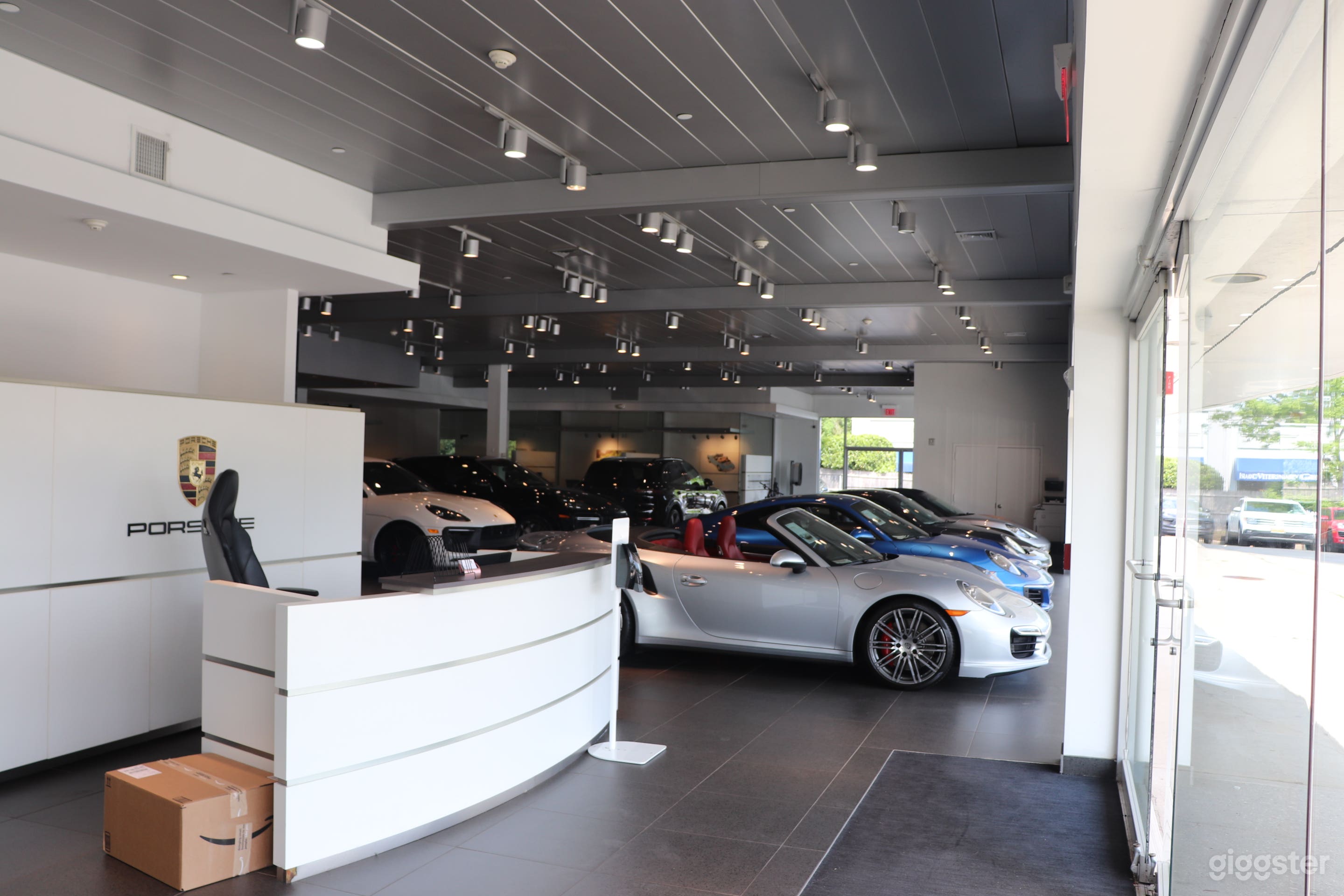 Porsche Huntington Photo 3