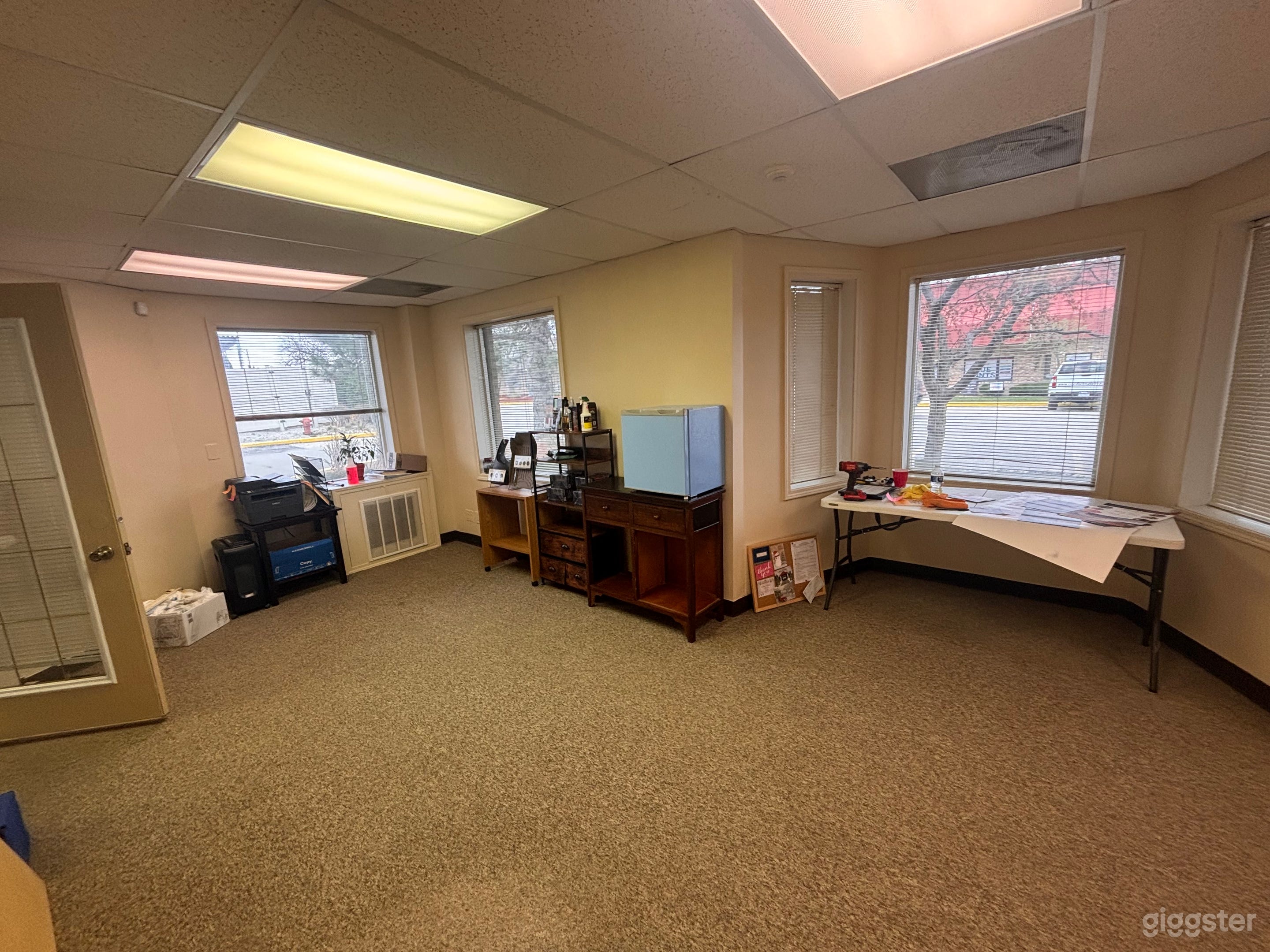 Clean Office Space at Industrial Auto Site Photo 1