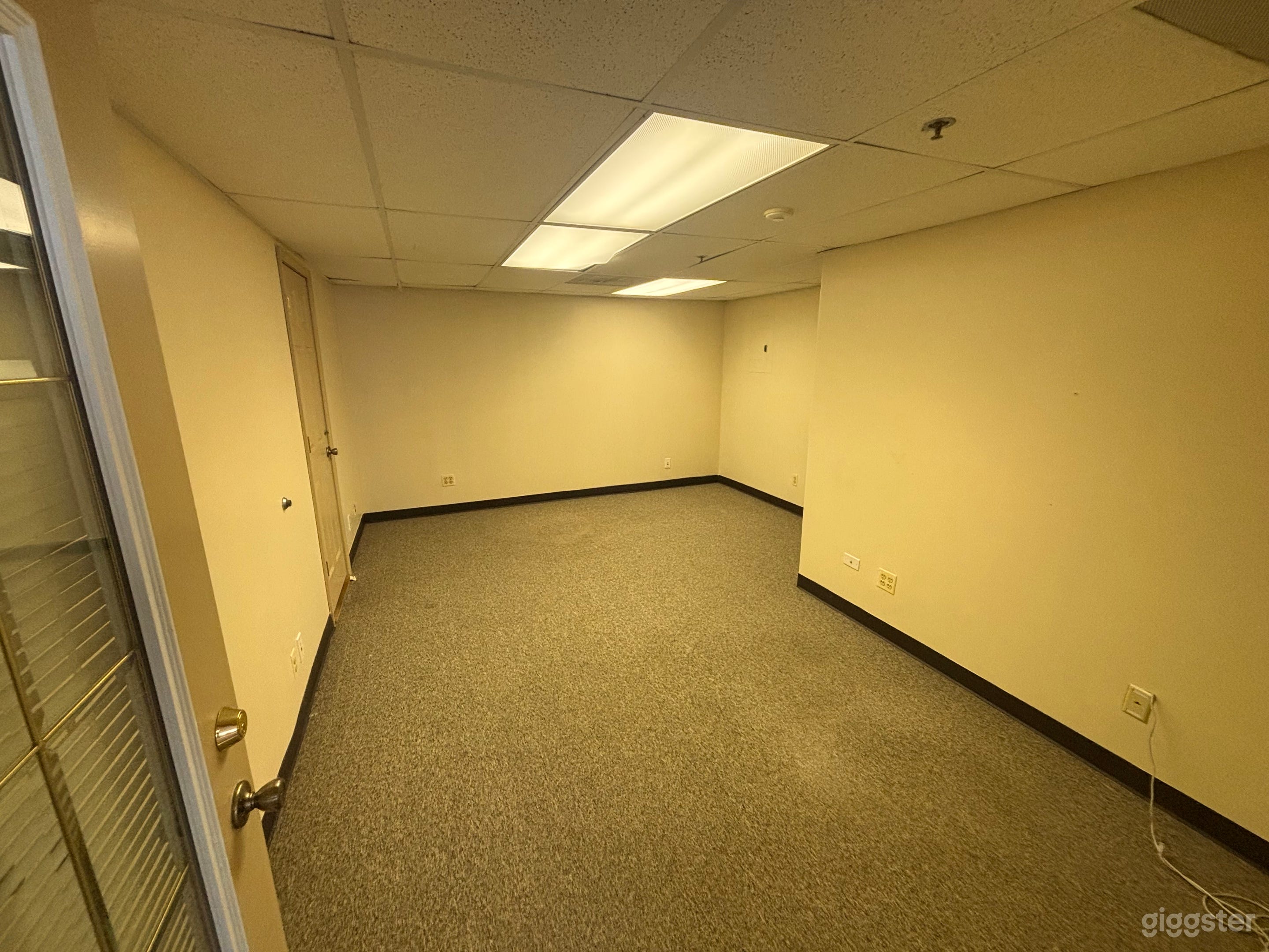 Clean Office Space at Industrial Auto Site Photo 2
