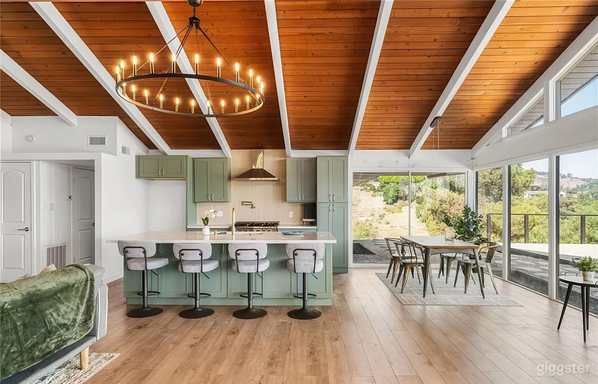 Mid Century Modern w/ Sweeping Views Photo 3