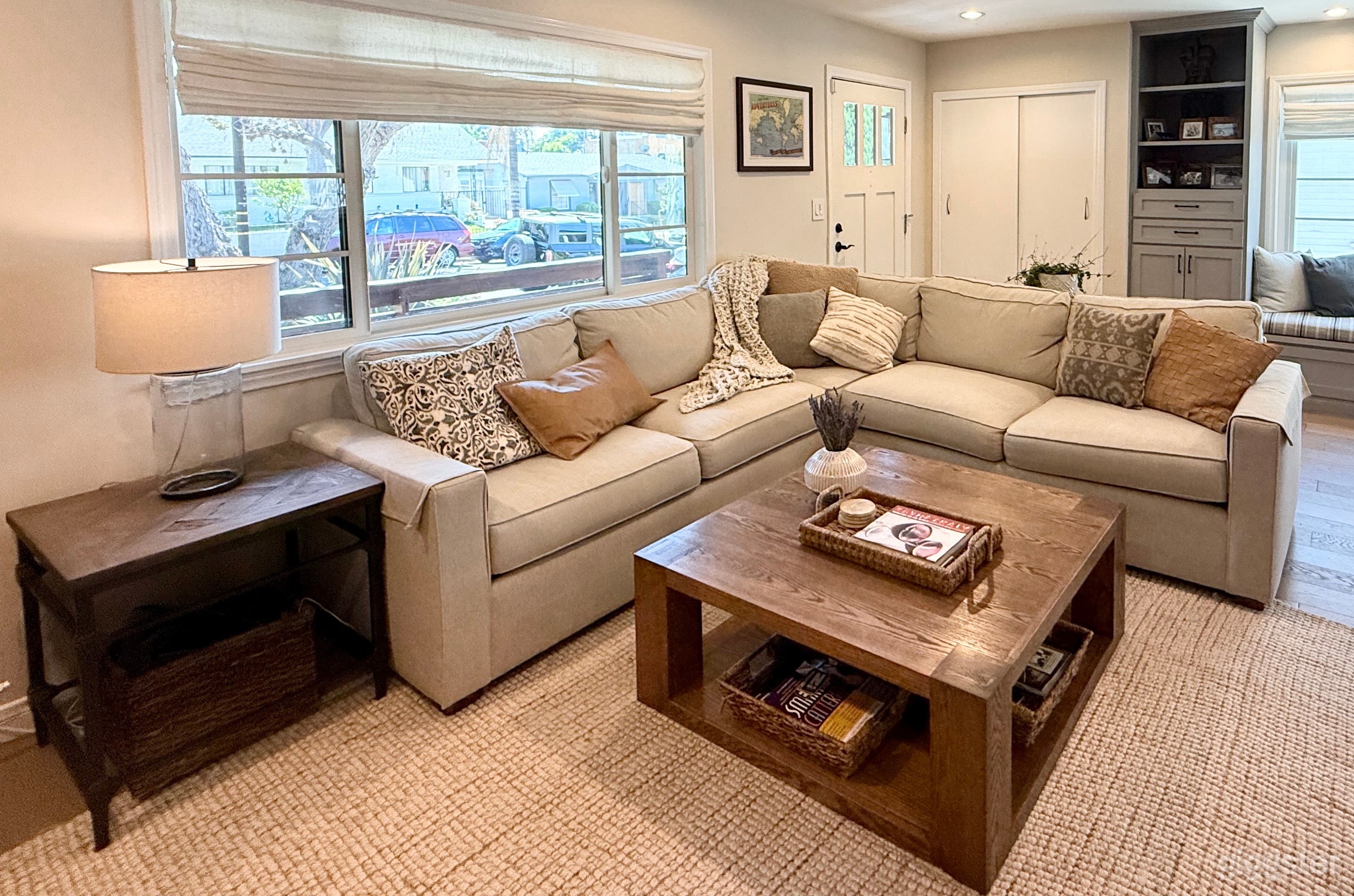 Average Family Home w/ Huge Park-like Yard Photo 1