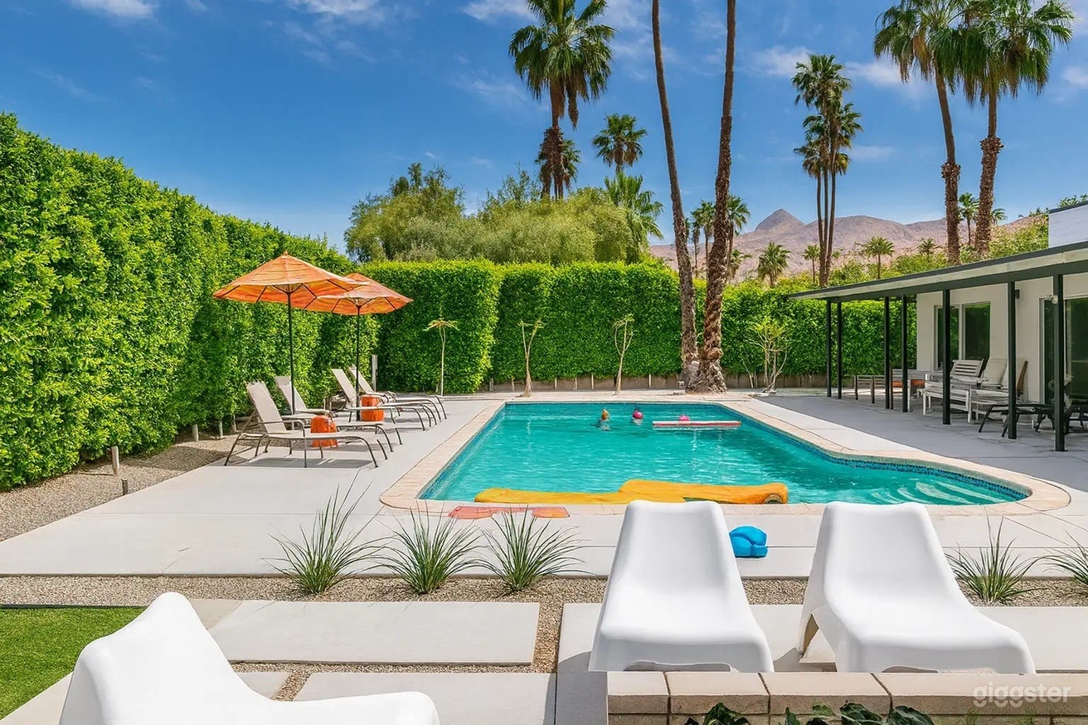 Modern Outdoor Pool w/ Panoramic Views Photo 1