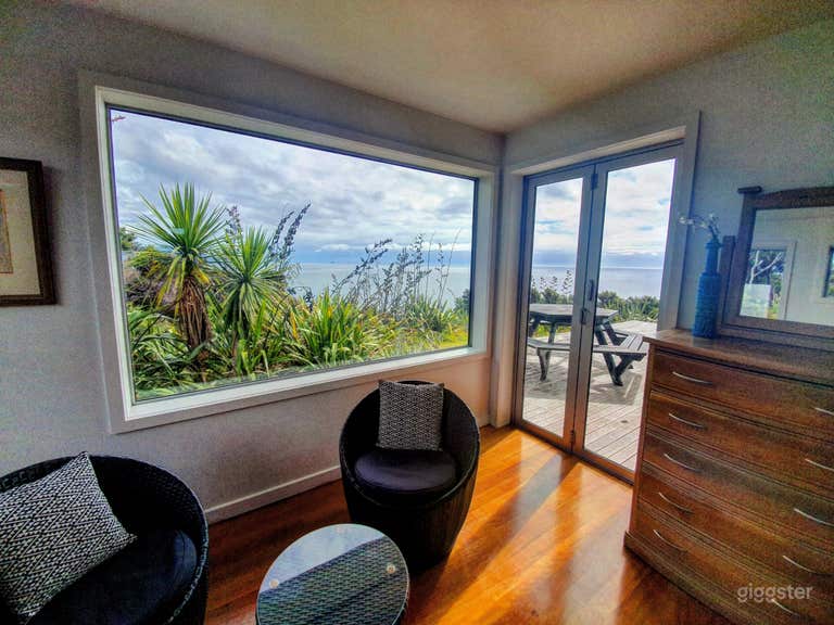  Sea views from the queen bed 