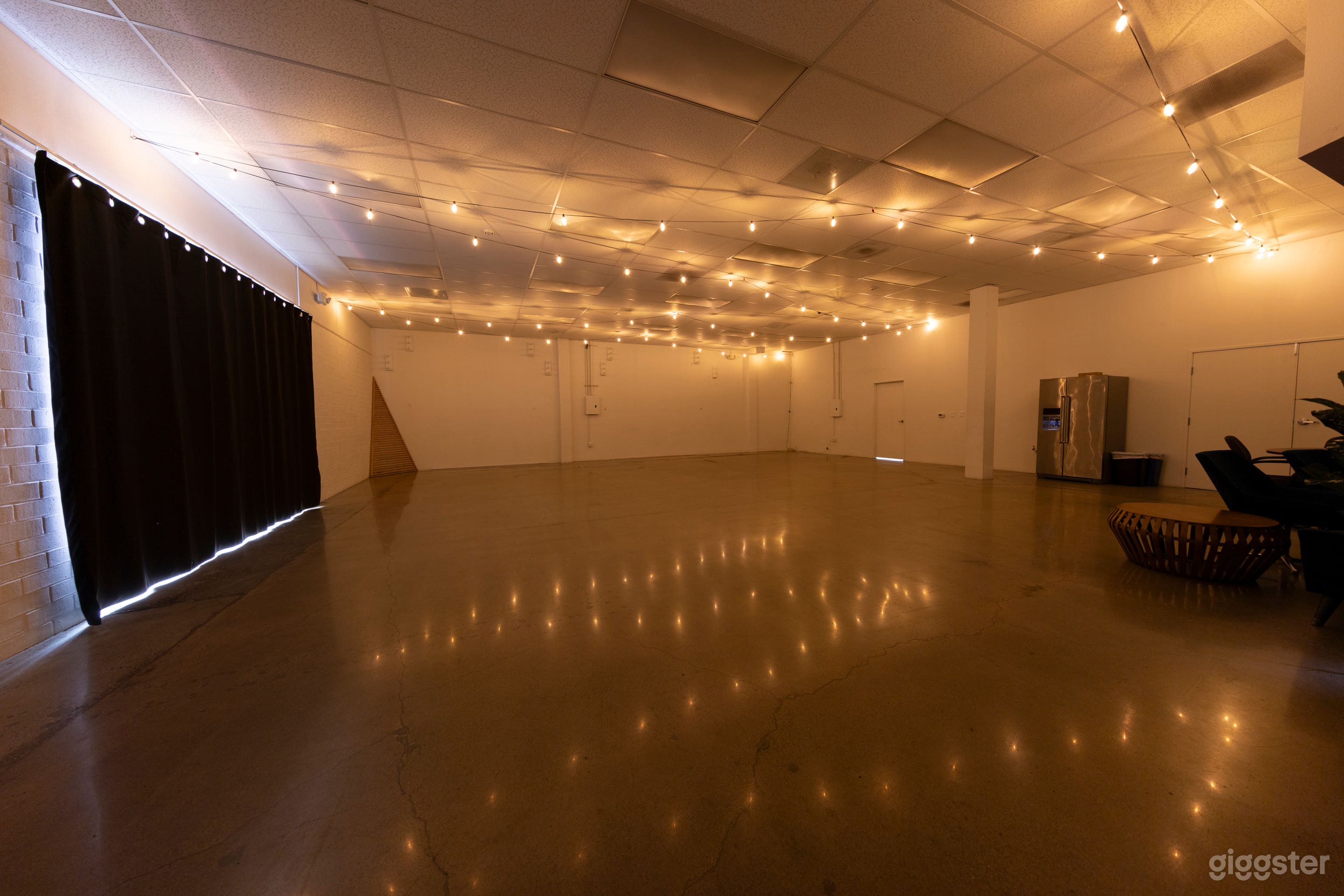 1800sq ft Orange County Photo Studio &amp; Event Venue Photo 3