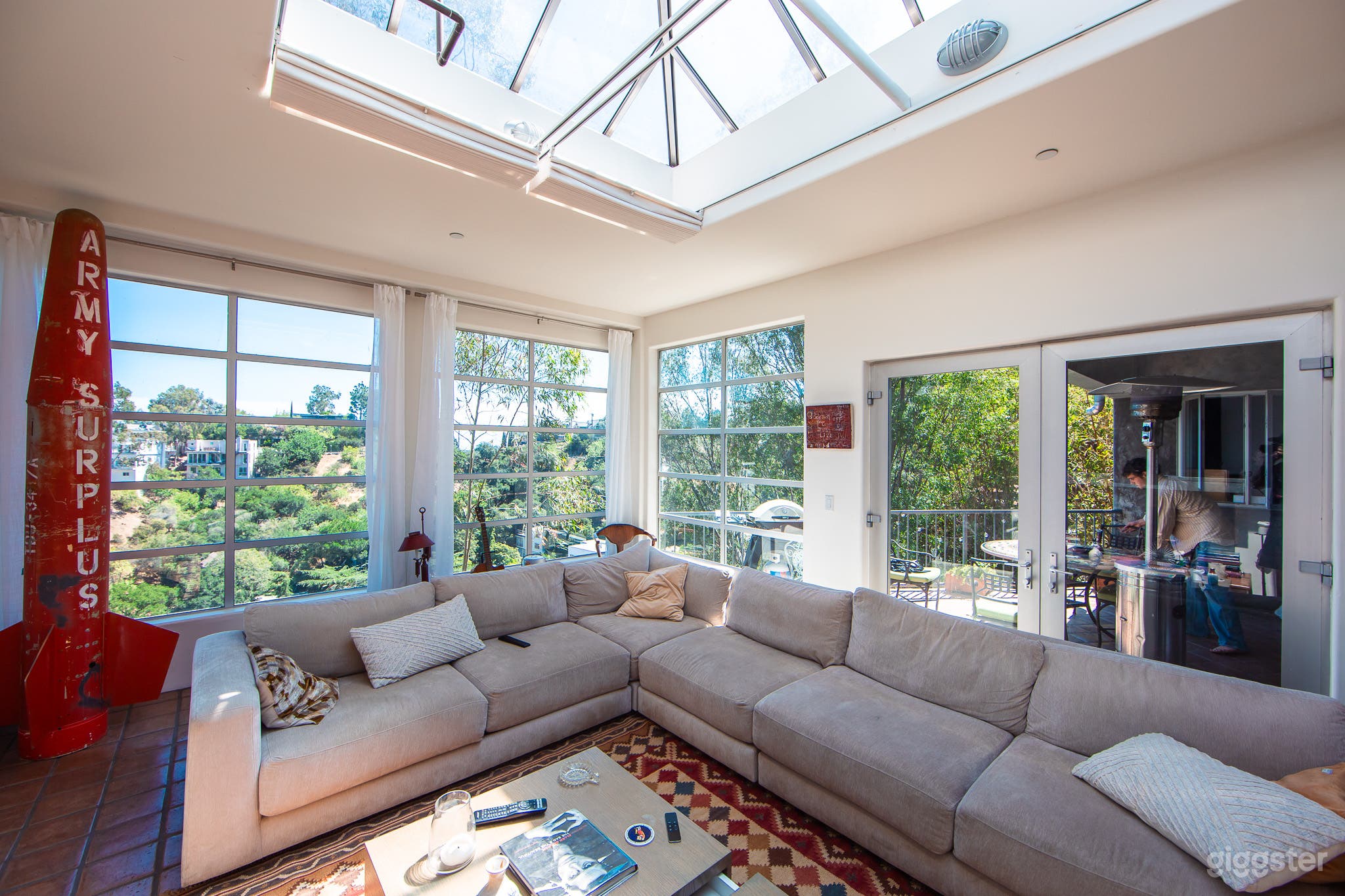 MATTEO'S HOUSE #302 Photo 3