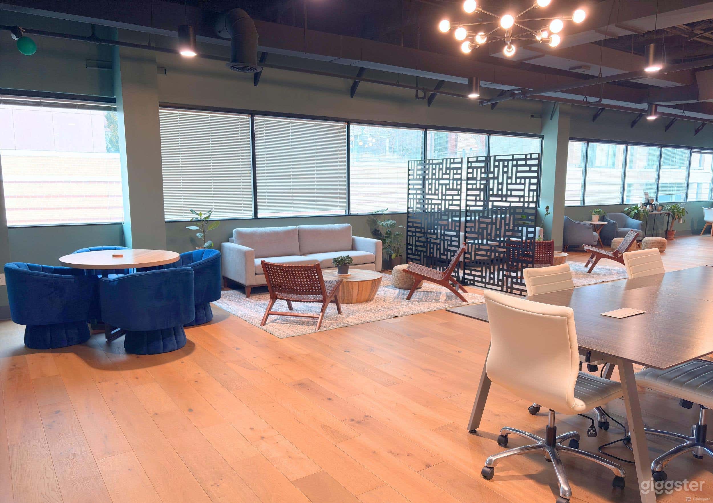 Bright Event Space Photo 3