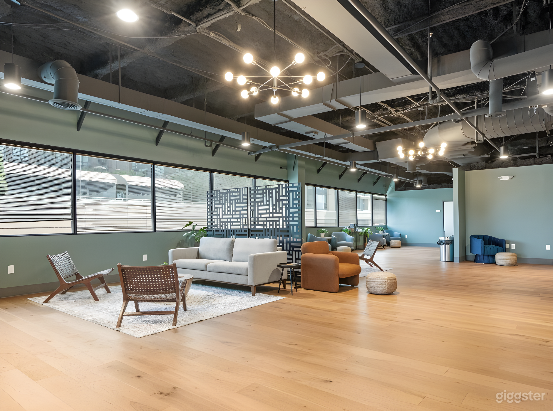 Bright Event Space Photo 2