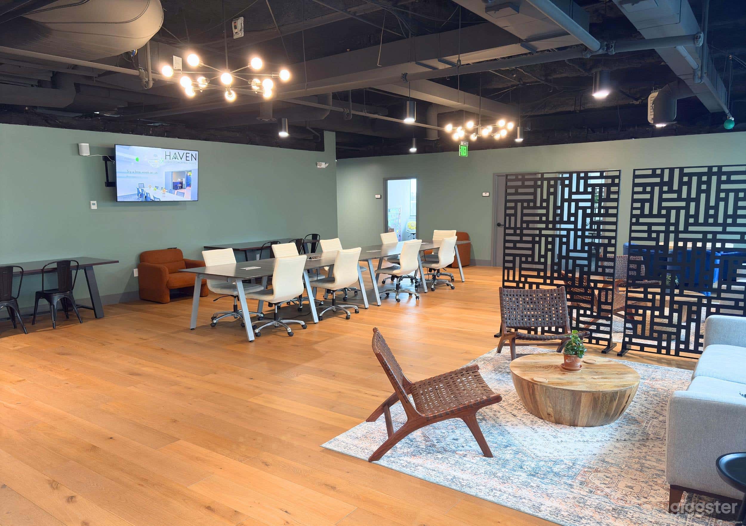 Bright Event Space Photo 4