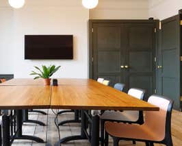  The Flint Room with Views of Queens Road 