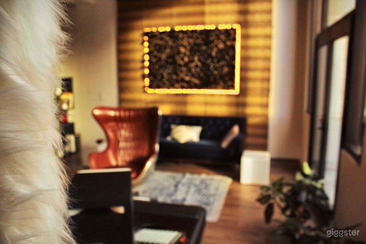 The Silent Note is a professional recording studio located in downtown Los Angeles, CA, featuring the best of both vintage analog and modern digital tools. Music is our passion, and we focus on making a big sound in an intimate setting