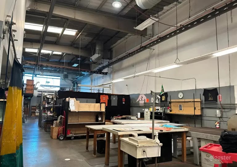  Industrial Warehouse in the Bayview 2/2 