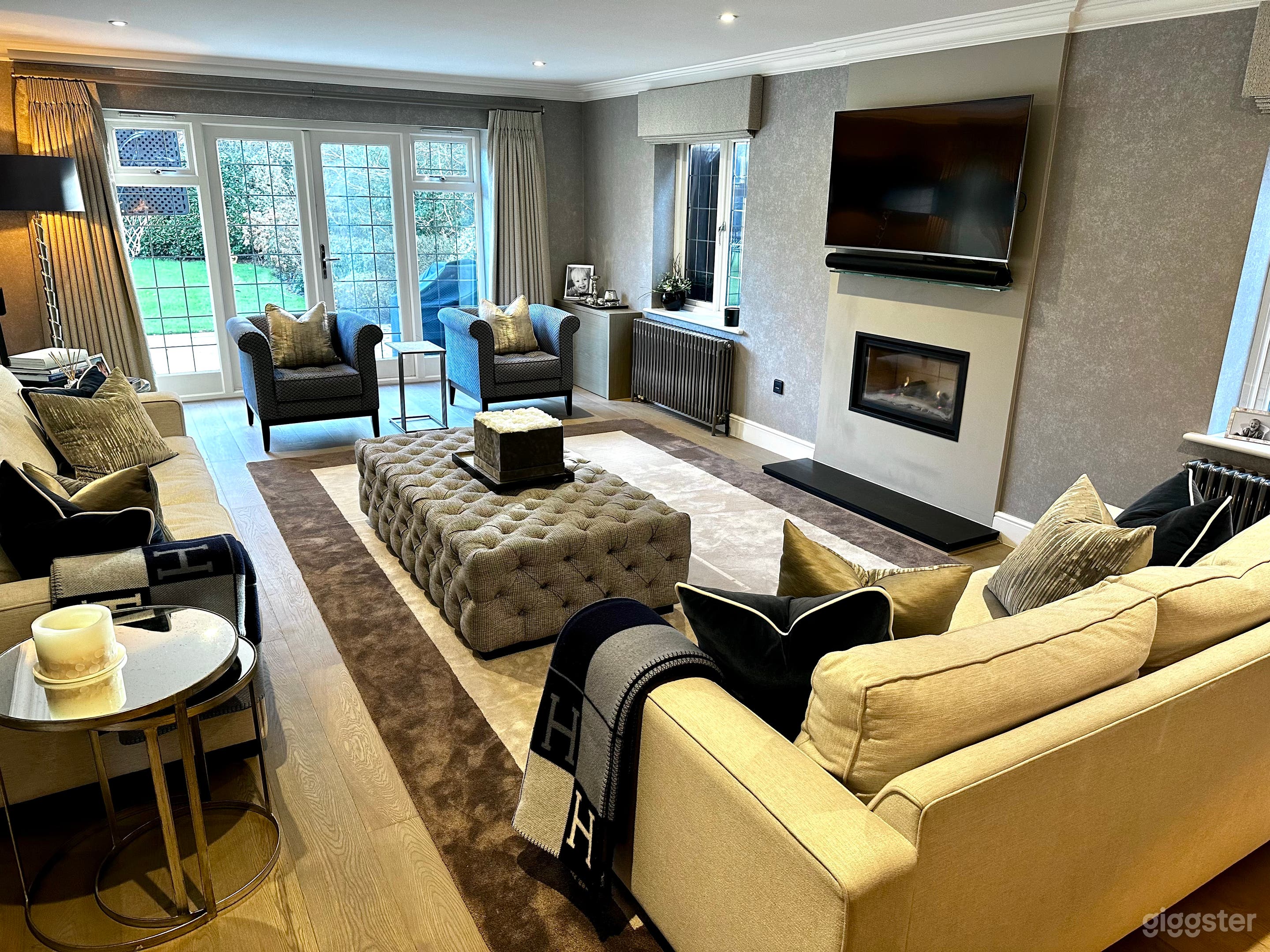 Chic family Modern Home Photo 1