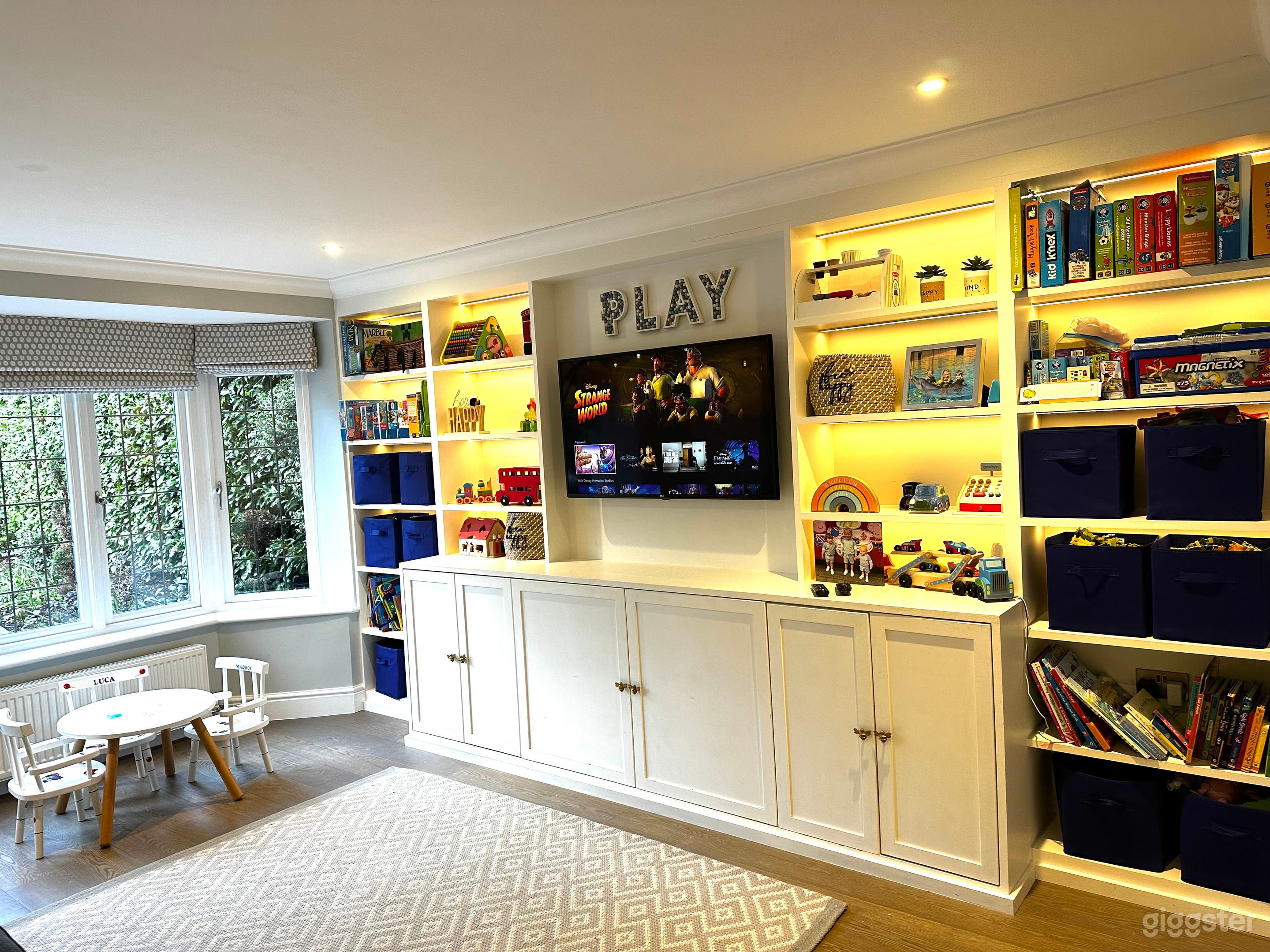 Chic family Modern Home Photo 3