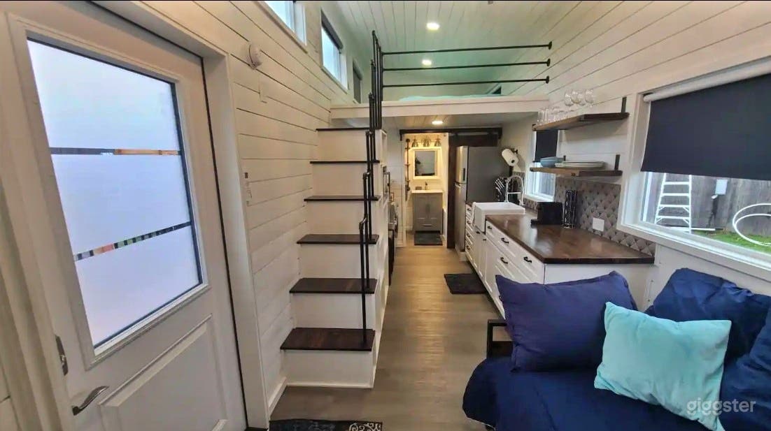 Elegantly Designed Tiny Home Photo 1