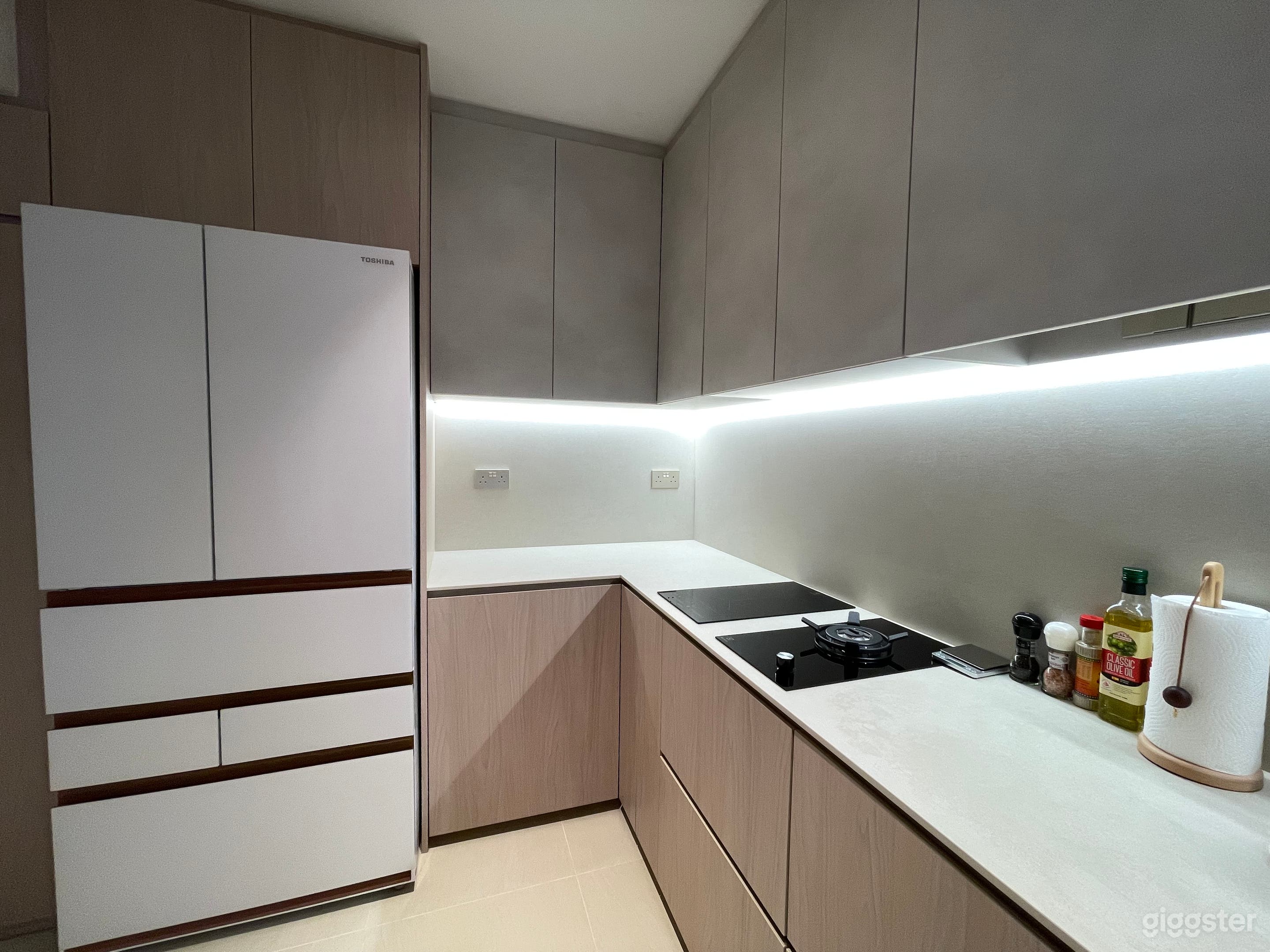 Bright Japandi Home | Minimalist Living Room & Kitchen Photo 3