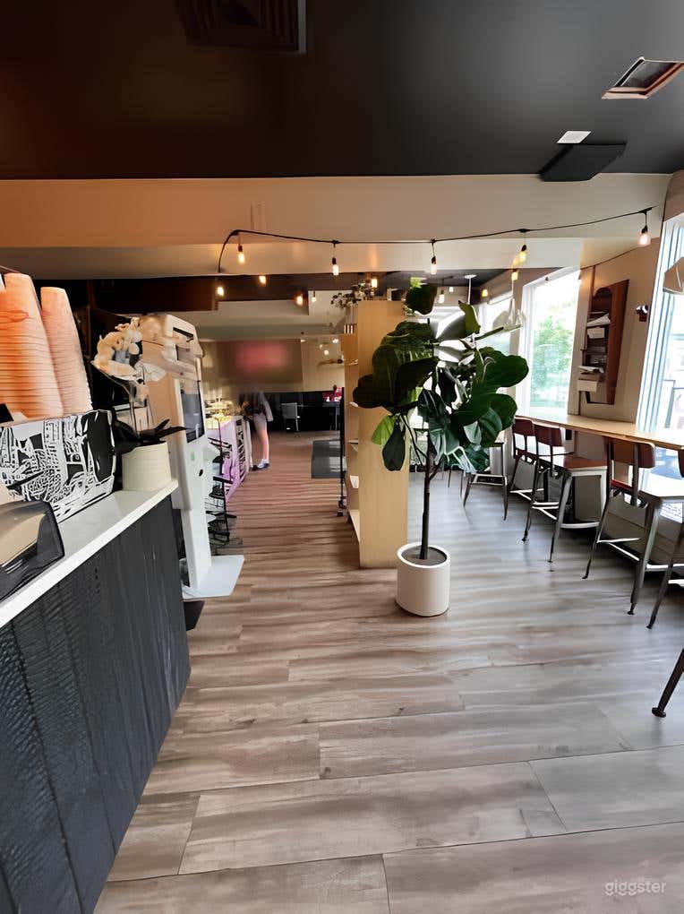 Cozy &amp; Hip Cafe (Pickering Wharf) Photo 2