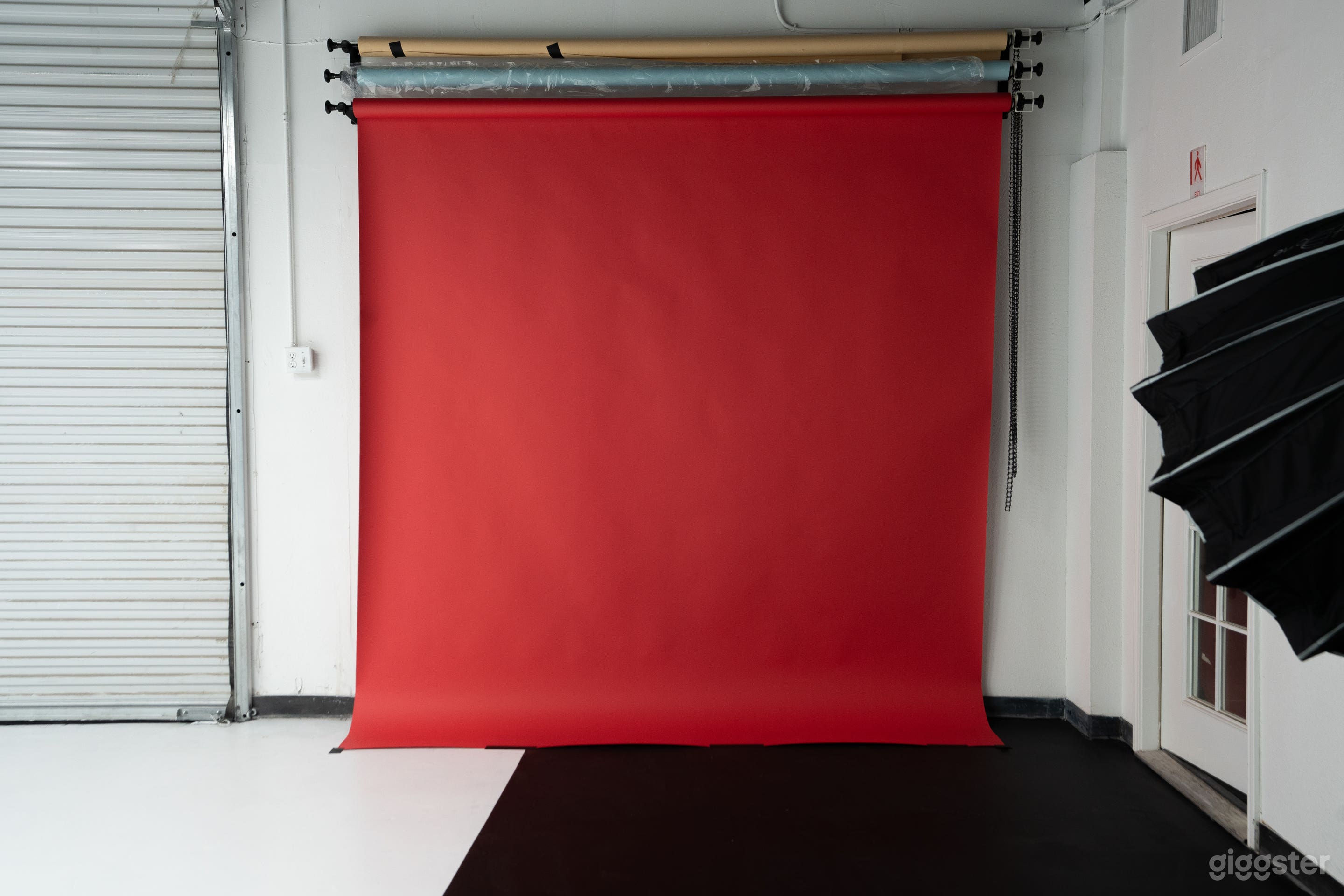 Production Studio w/ Infinity White/RGB Cyc Wall  Photo 4