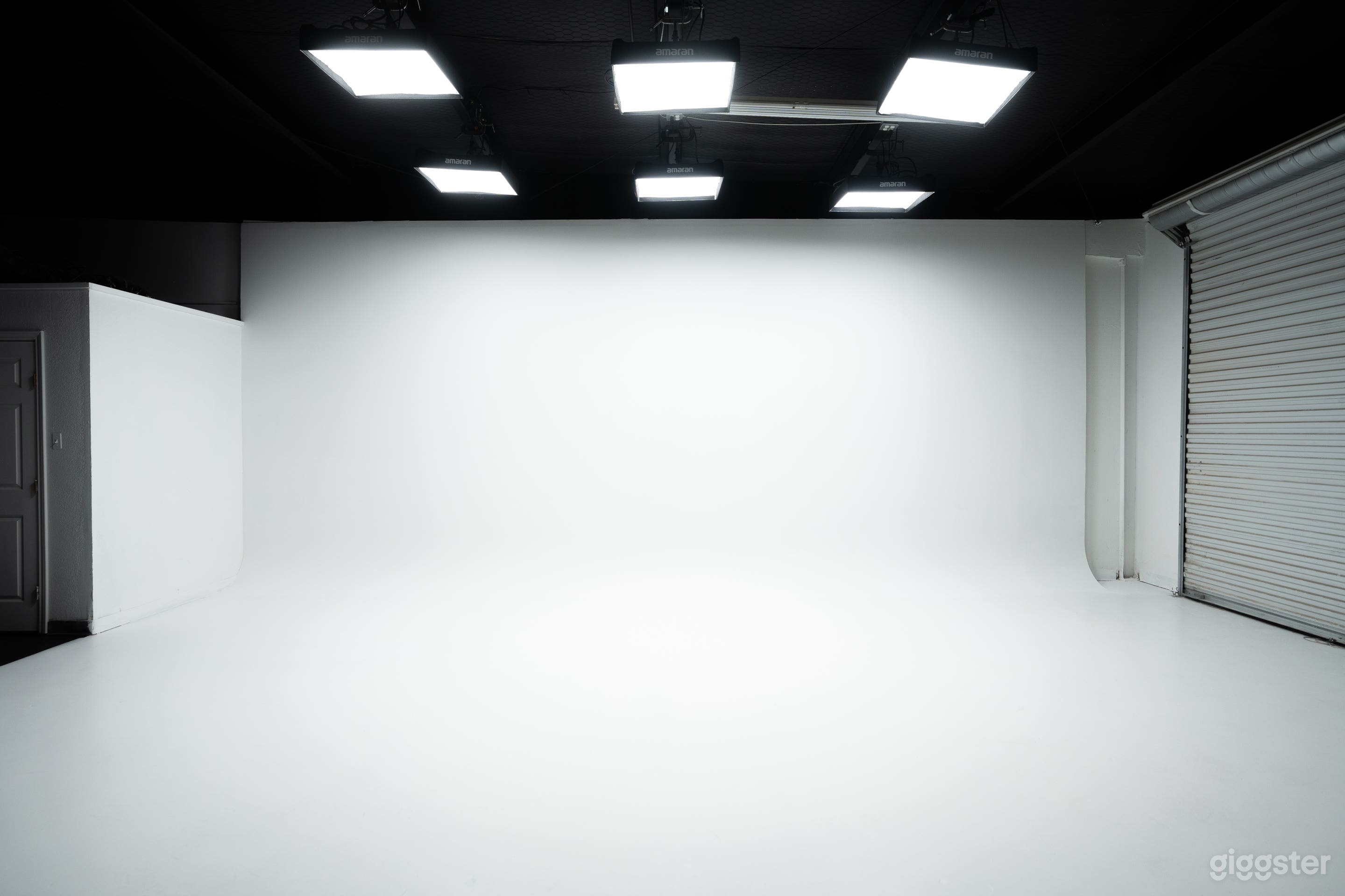 Production Studio w/ Infinity White/RGB Cyc Wall  Photo 3
