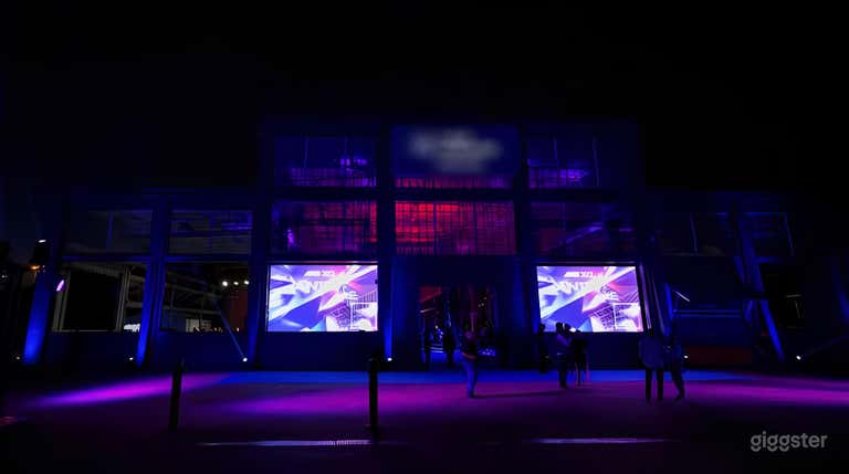  Versatile Open-Air Pavilion 