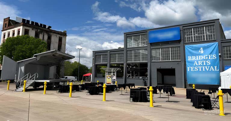  Versatile Open-Air Pavilion 