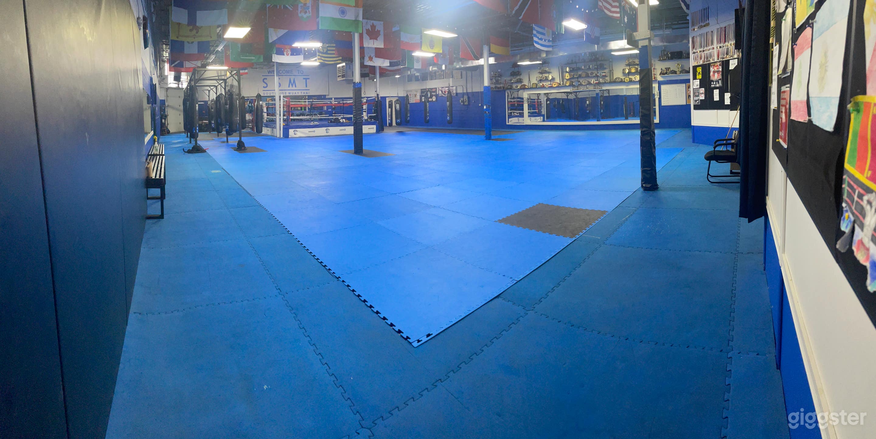 Large sized Industrial Boxing/Fitness Studio Photo 4