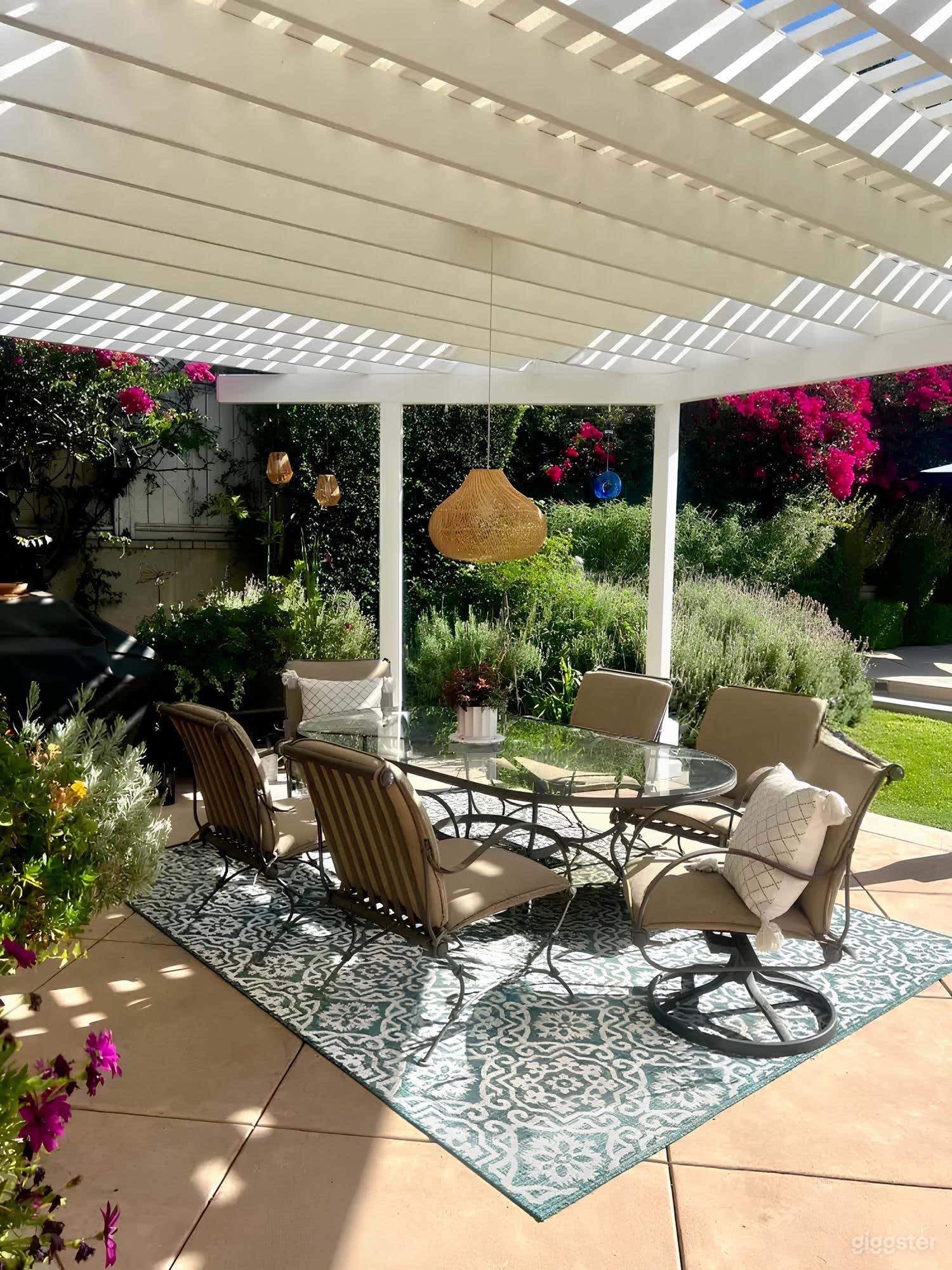 Stylish Backyard Location Photo 1