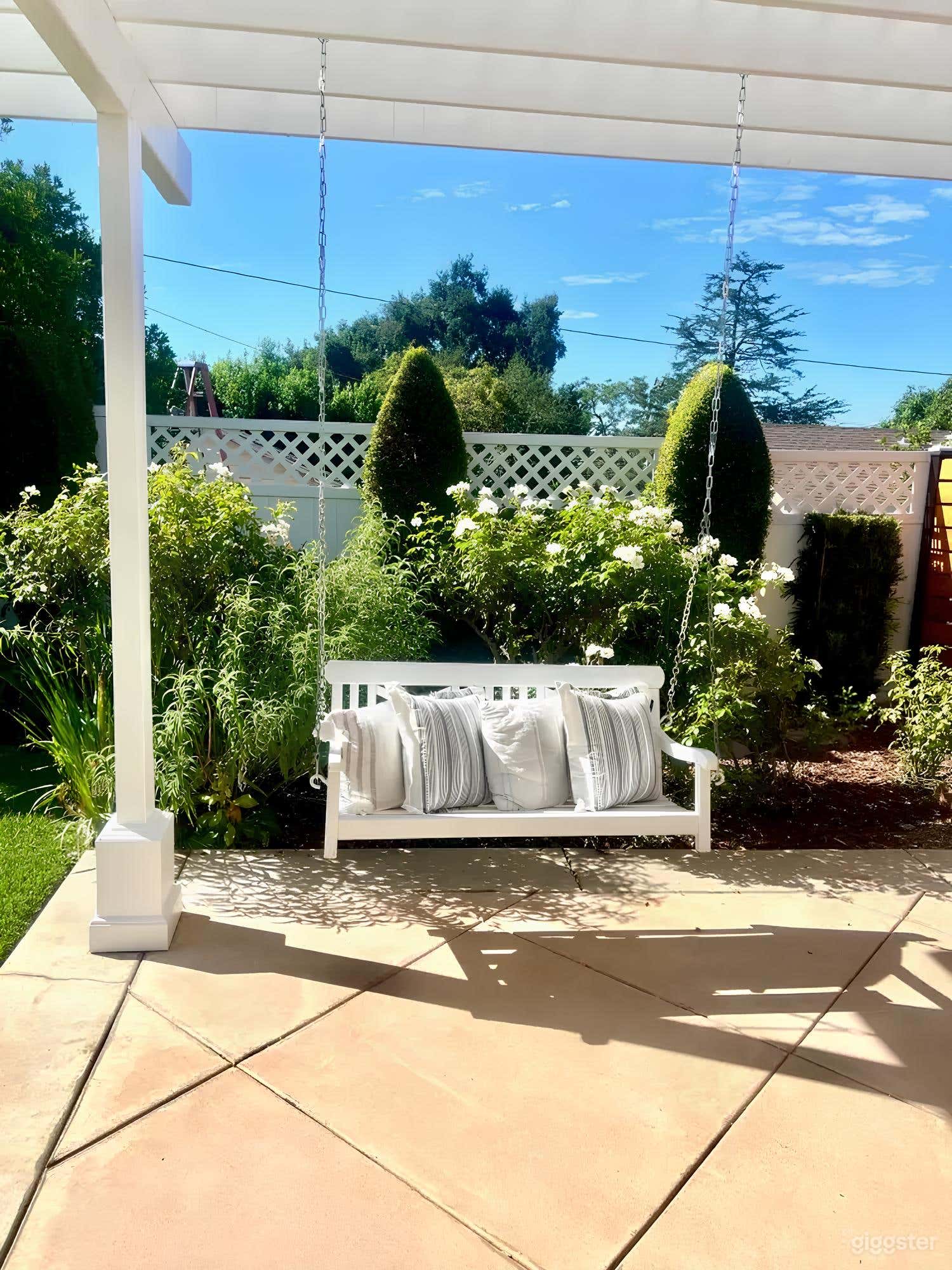 Stylish Backyard Location Photo 3