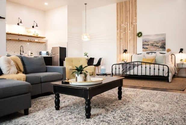 Classic Bright Studio with Rural Vibes Photo 2