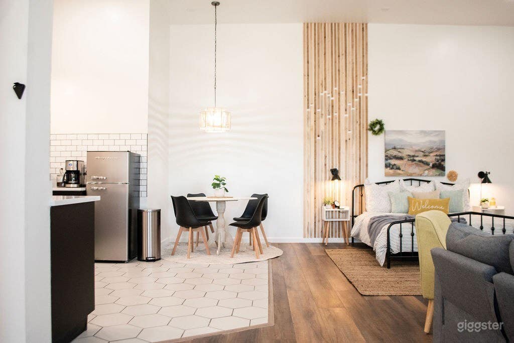 Classic Bright Studio with Rural Vibes Photo 4