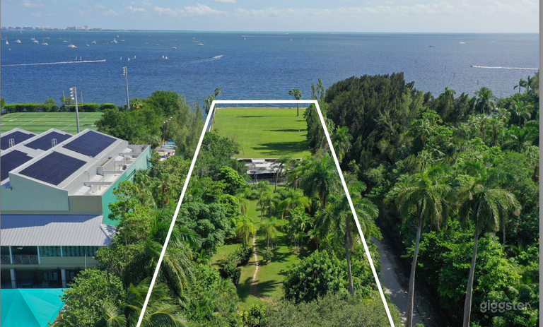  The Grove: Historic Luxury by the Water 