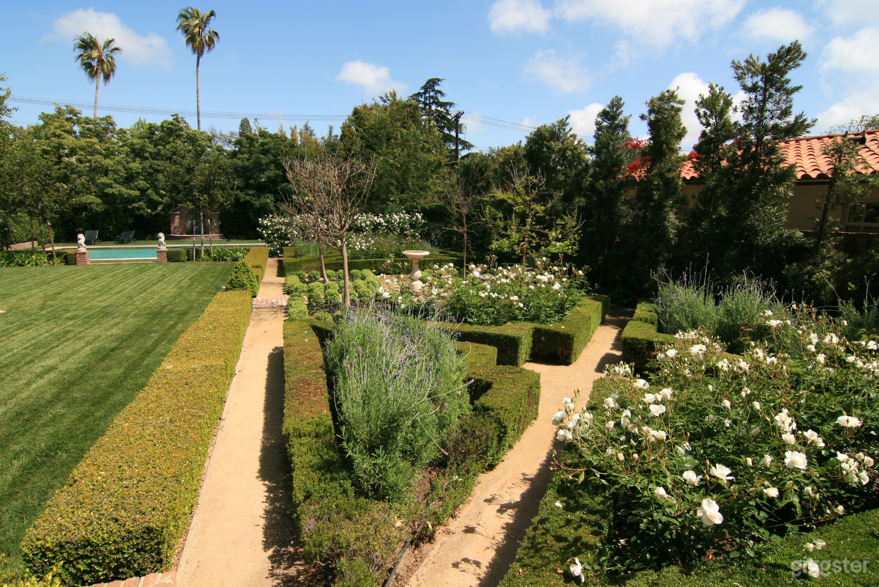 Brentwood Gardens Photo 2