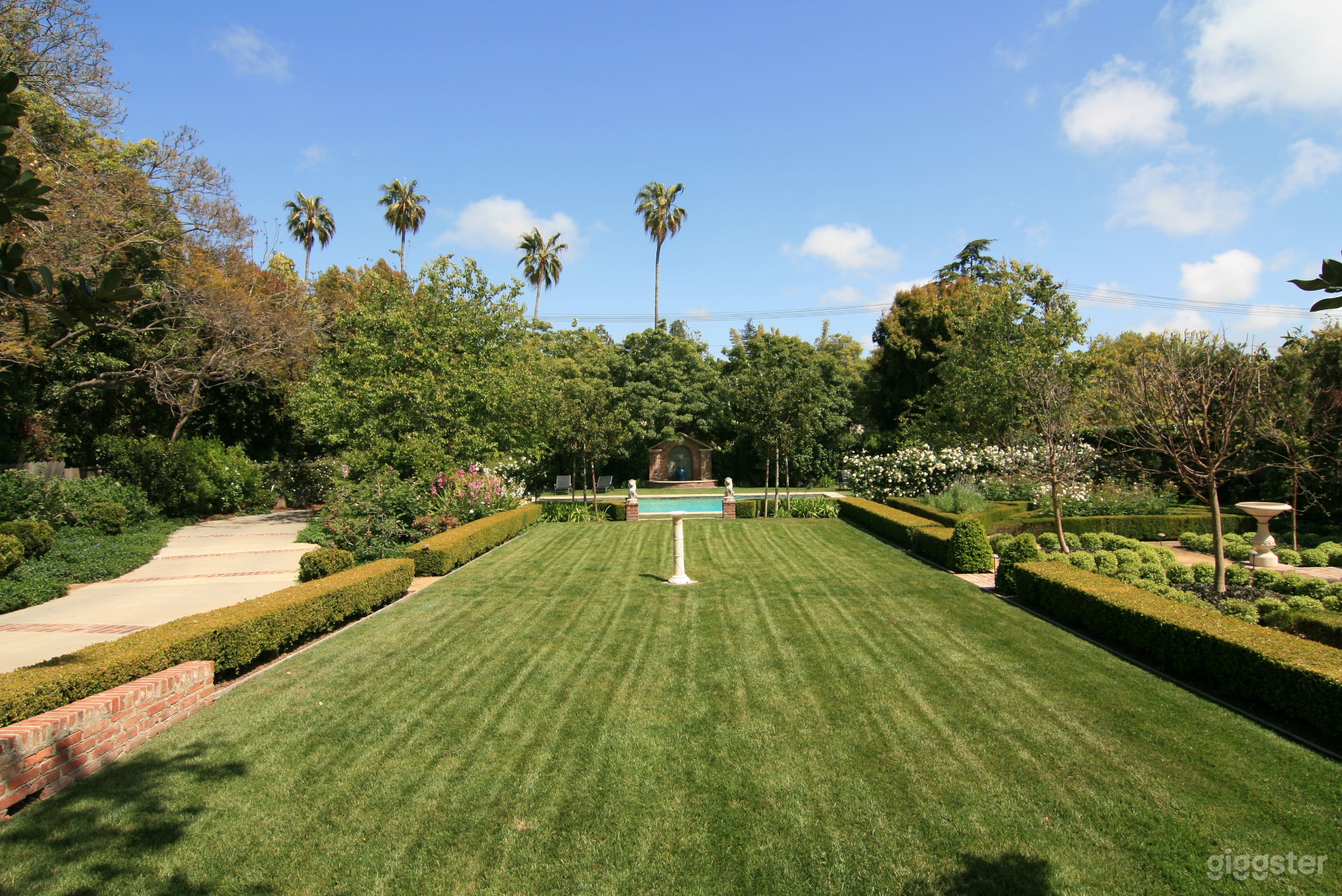 Brentwood Gardens Photo 1