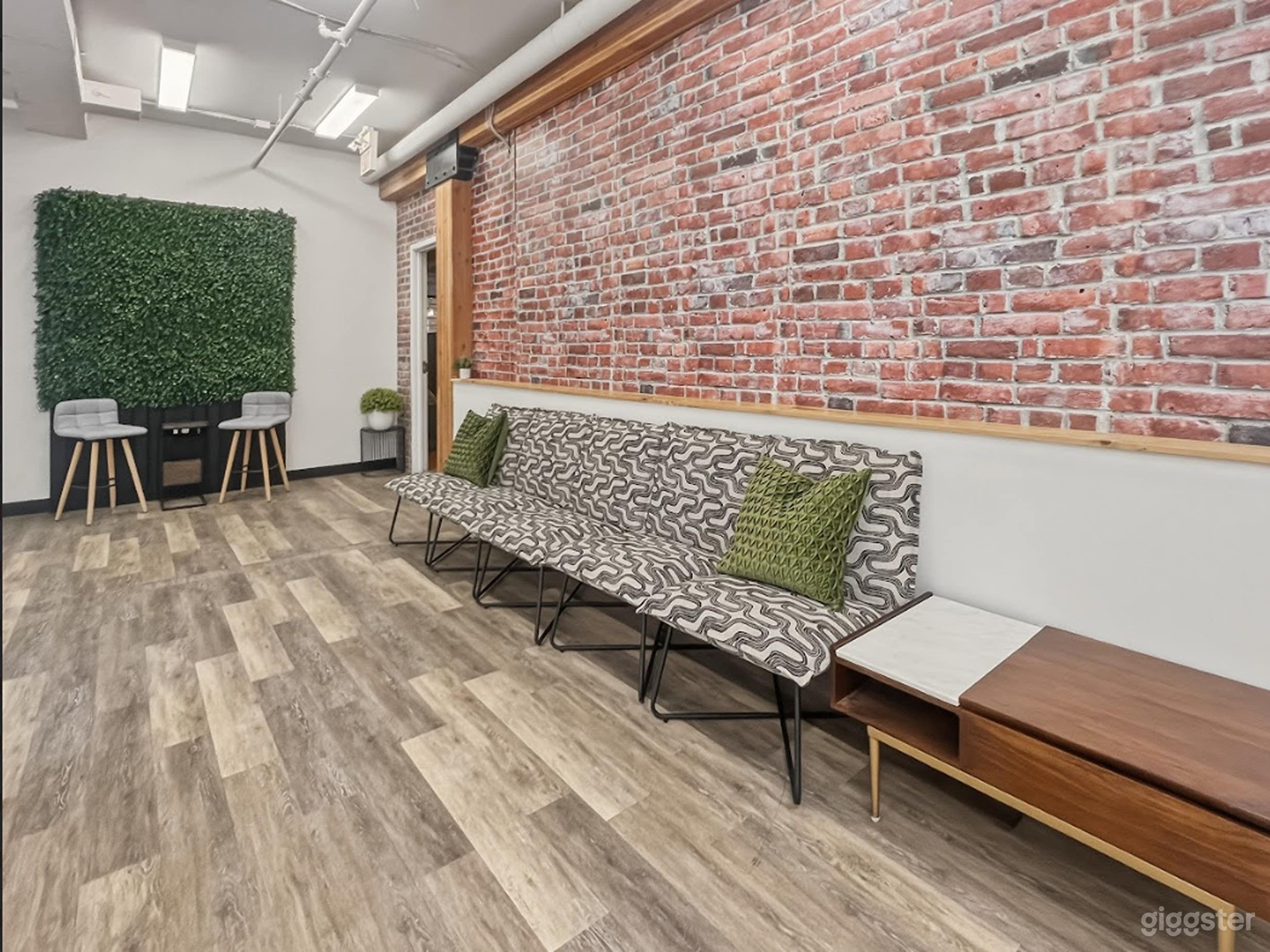 Versatile Creative Space for Events, Meetings & Productions Photo 1