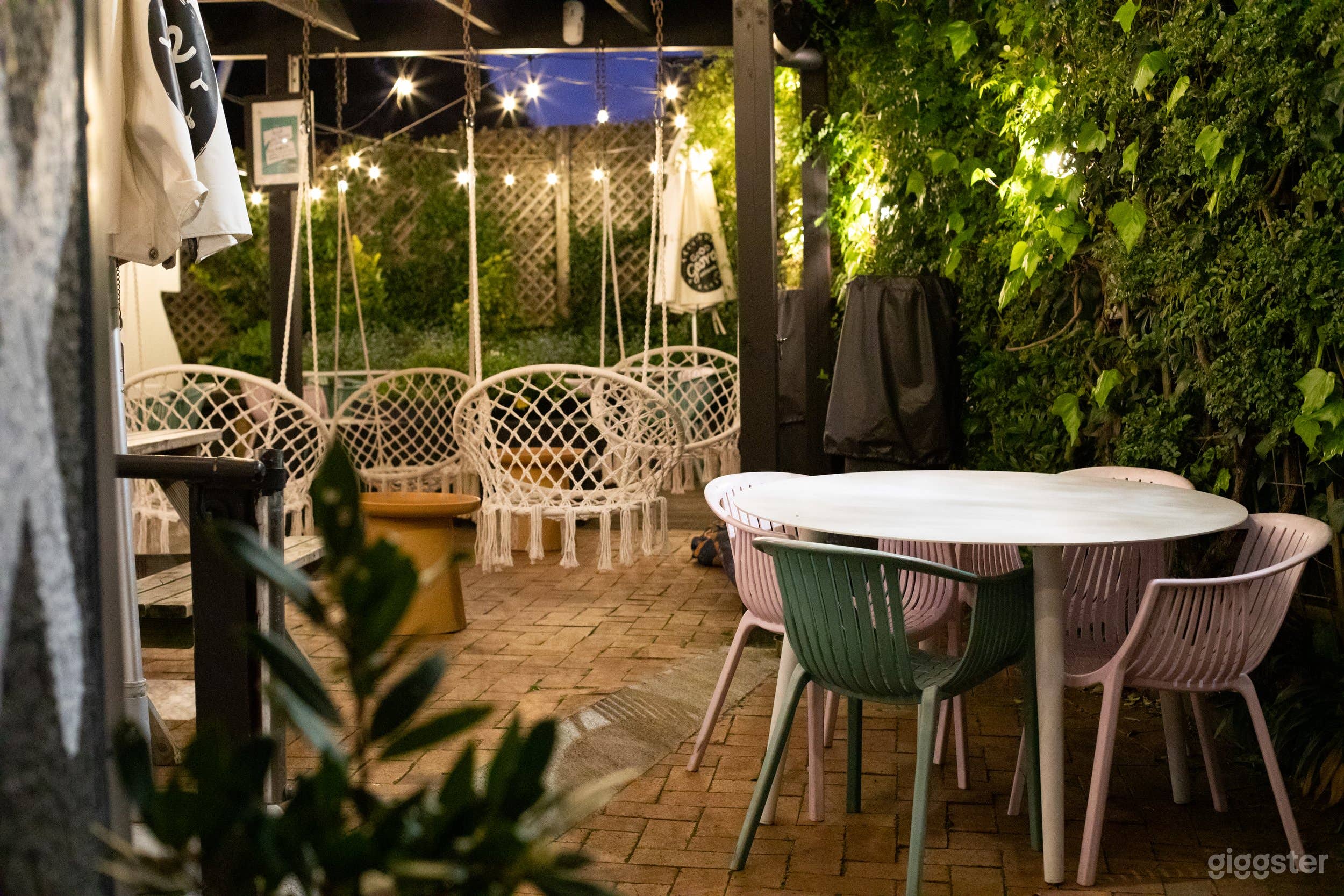 Delightful Kitchen with Outdoor Seating (Full Venue Hireage) Photo 1