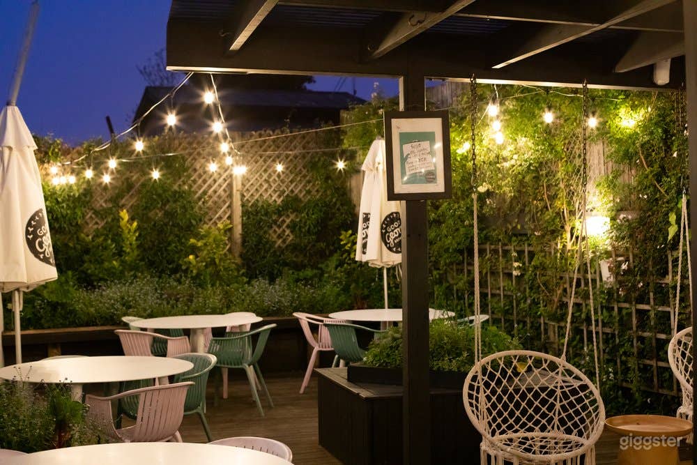 Delightful Kitchen with Outdoor Seating (Full Venue Hireage) Photo 2