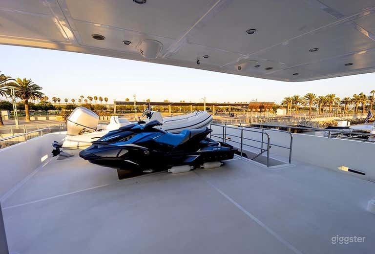  125' TRANS WORLD MEGA YACHT 