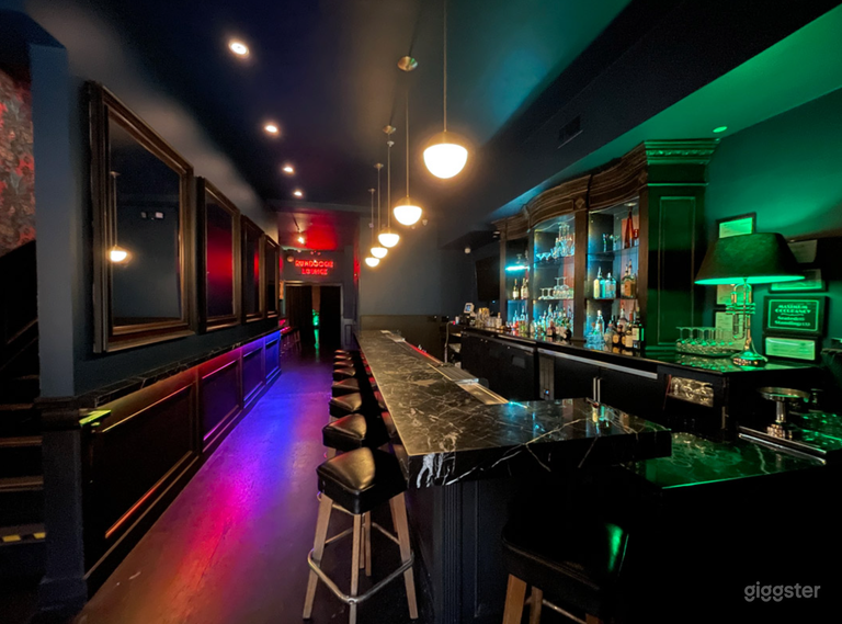  Art Deco-Inspired Cocktail Bar 