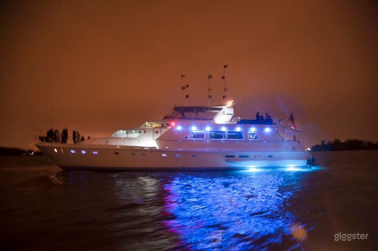  100 ft Luxury Yacht in NYC and NJ 